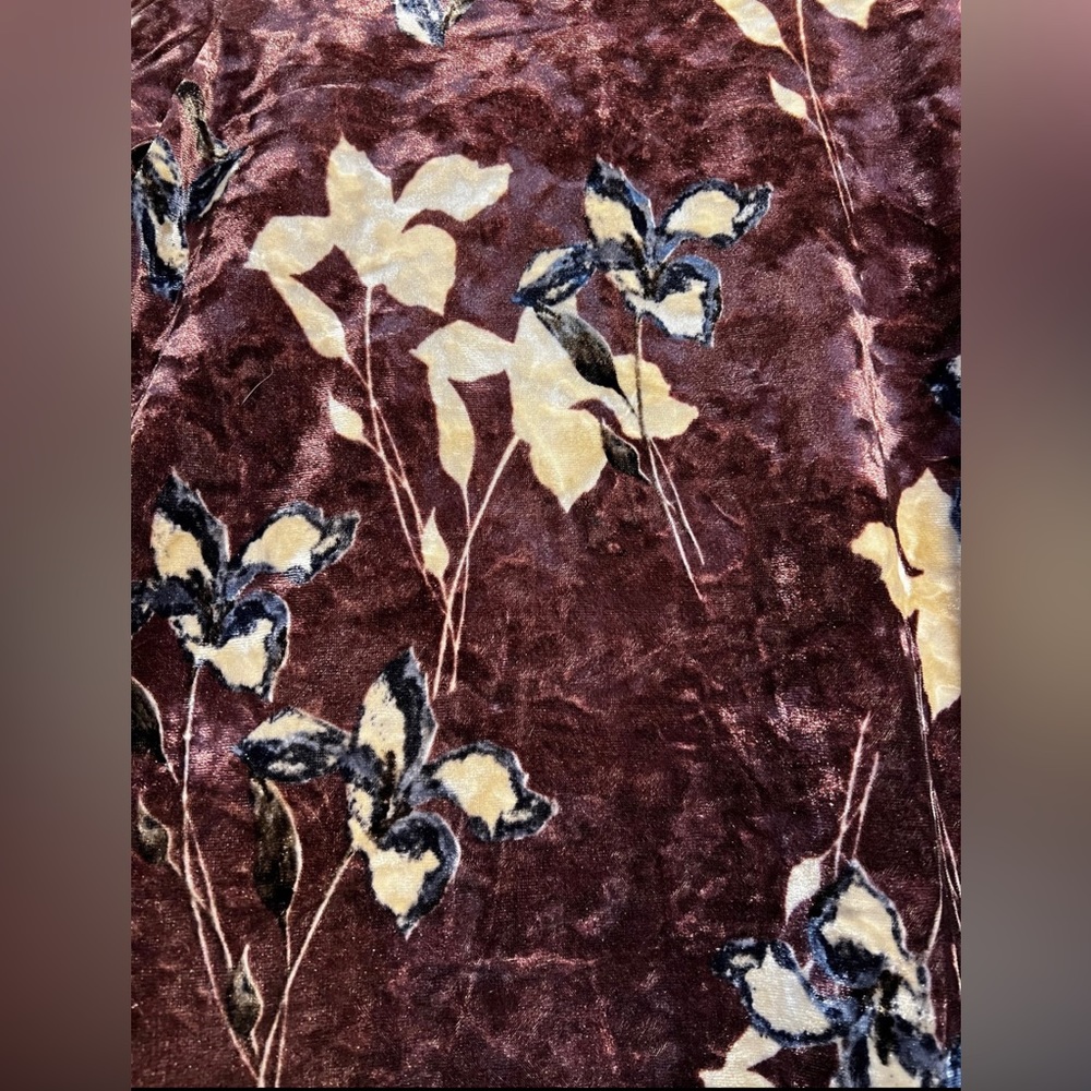 Velvet Flower Dress - Picture 3 of 6